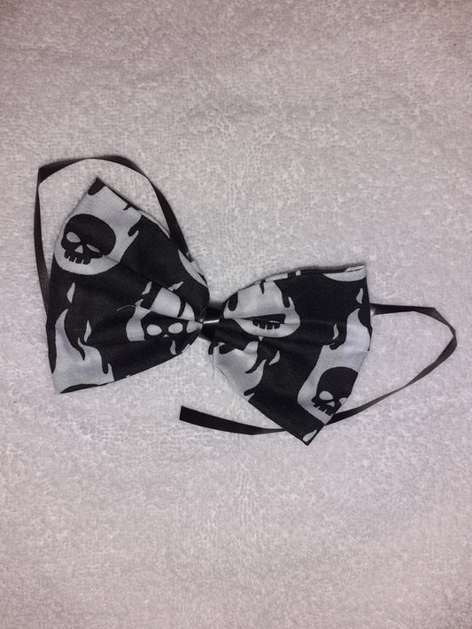 Skull tie Dog Bow